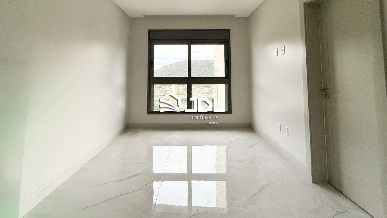 Apartamento à venda no bairro Centro: 