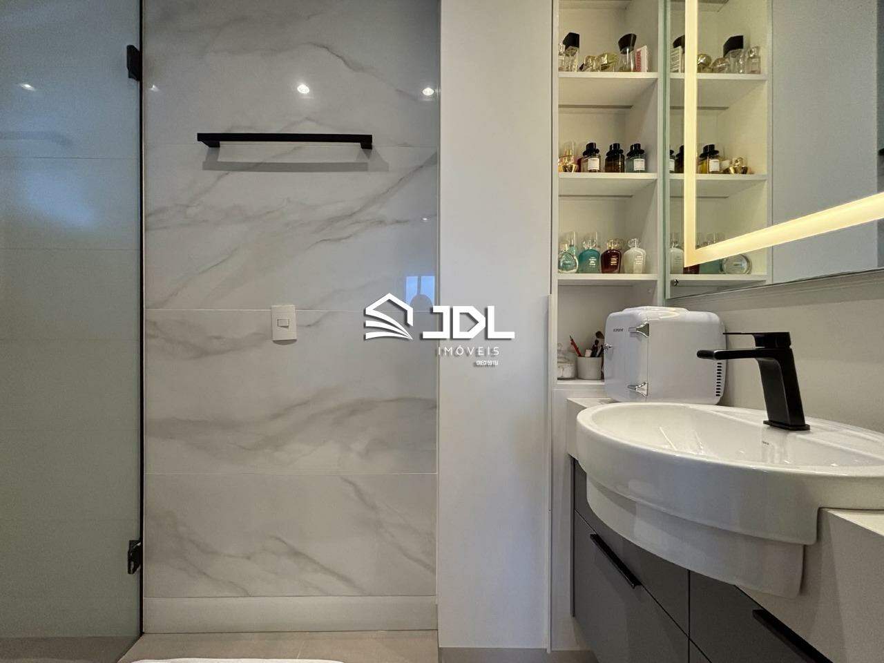 Apartamento à venda no bairro Centro: 