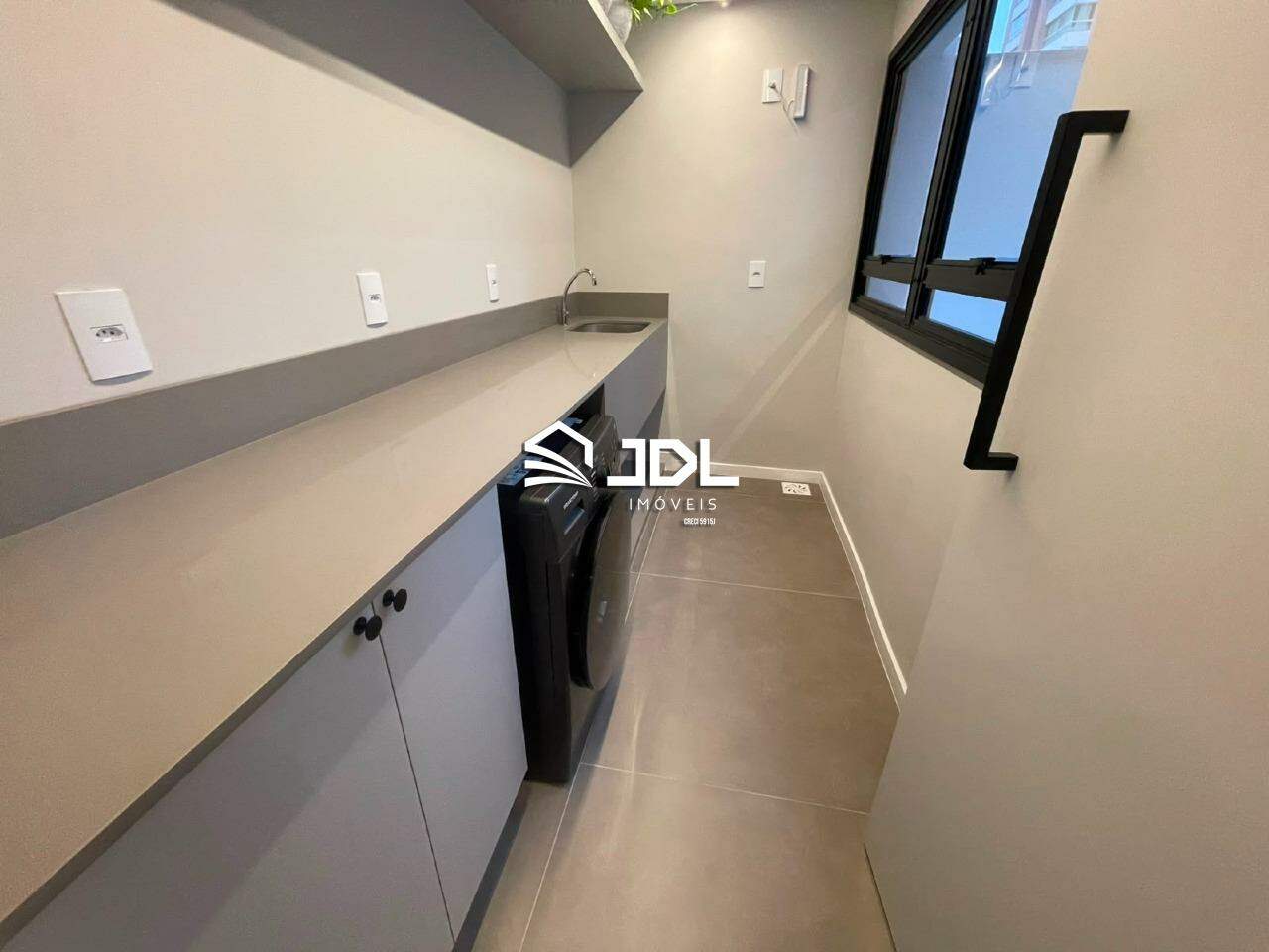 Apartamento à venda no bairro Velha: 