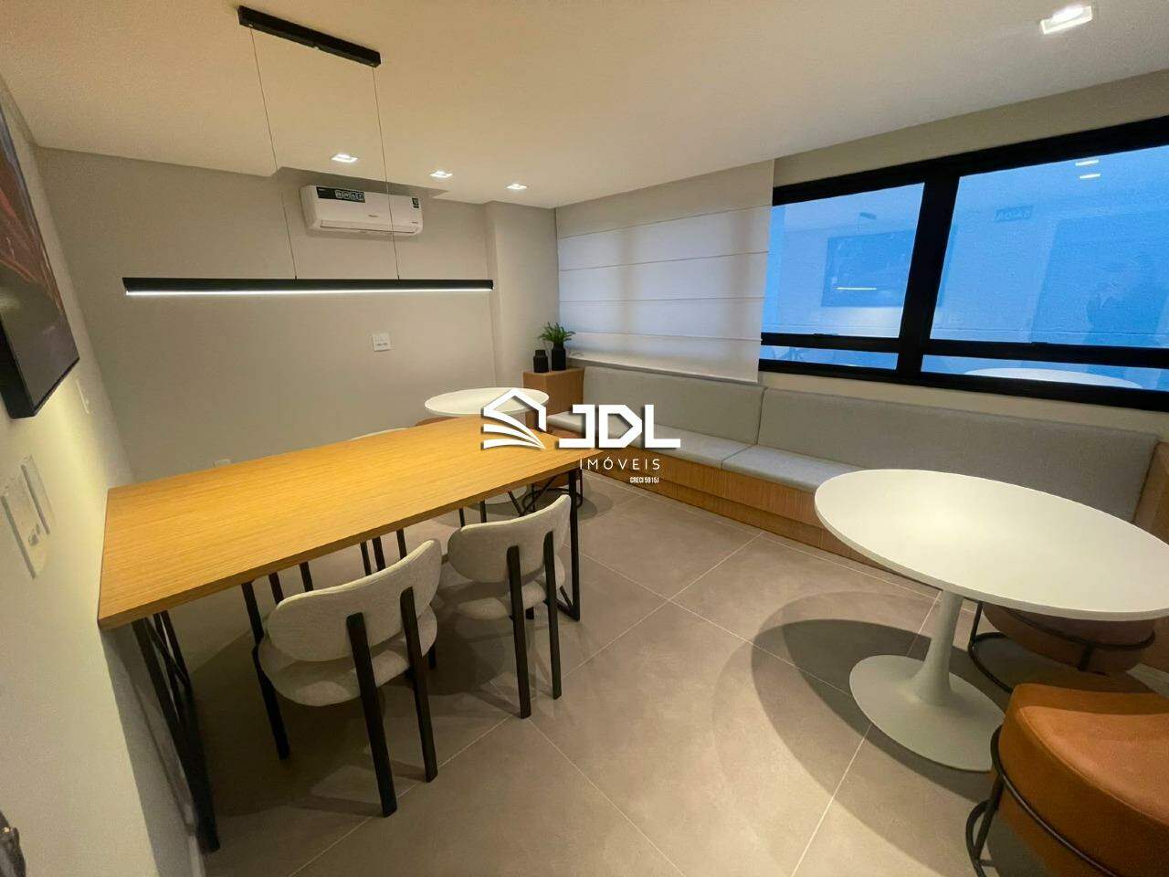 Apartamento à venda no bairro Velha: 