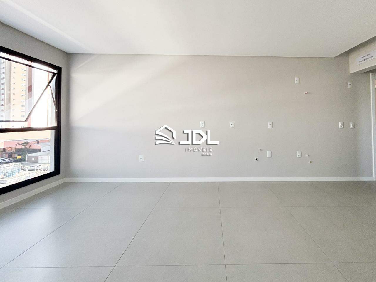 Apartamento à venda no bairro Velha: 