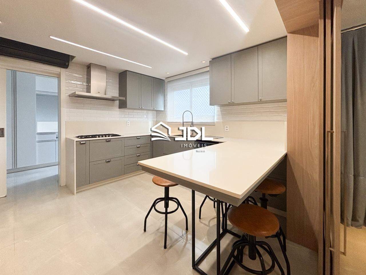 Apartamento à venda no bairro Velha: 