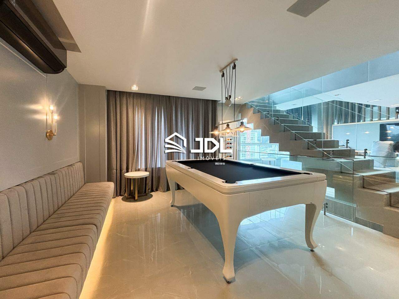 Apartamento à venda no bairro Velha: 