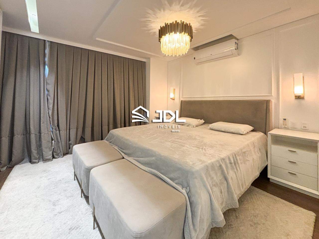 Apartamento à venda no bairro Velha: 