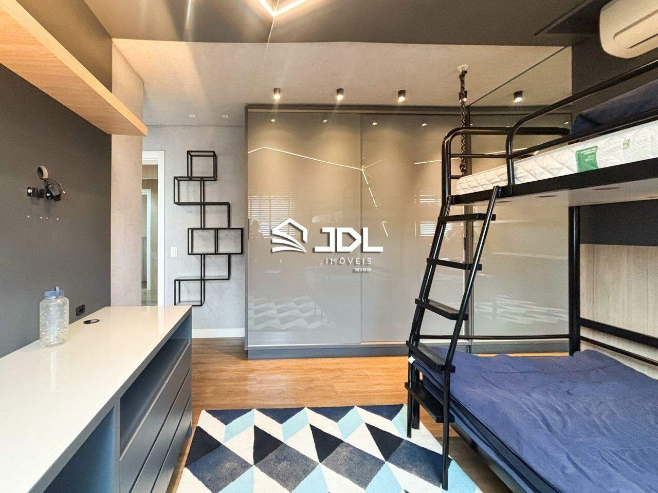 Apartamento à venda no bairro Velha: 