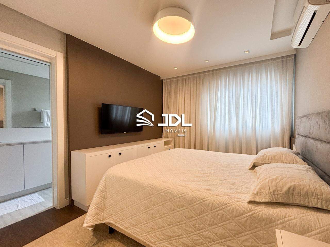 Apartamento à venda no bairro Velha: 