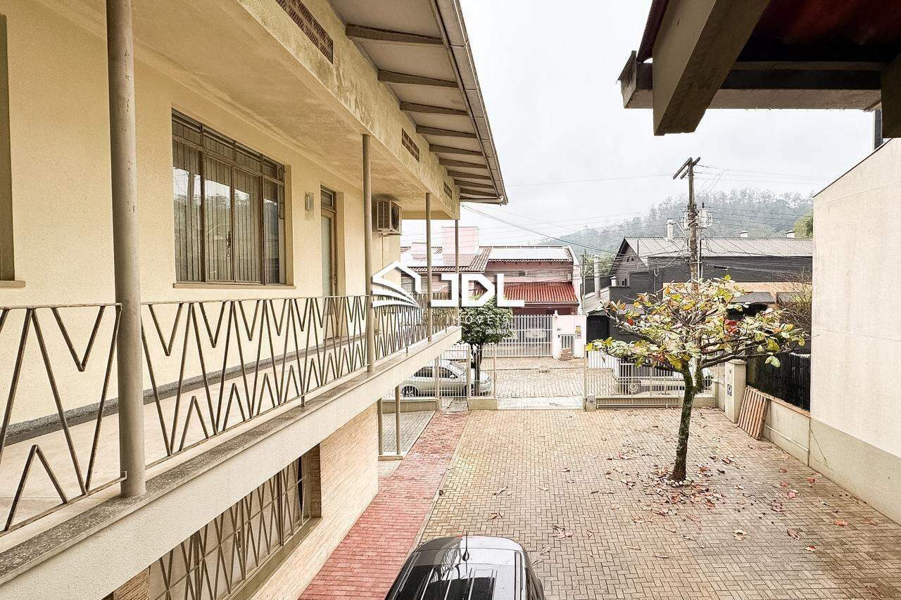 Casa à venda no bairro Ponta Aguda: 