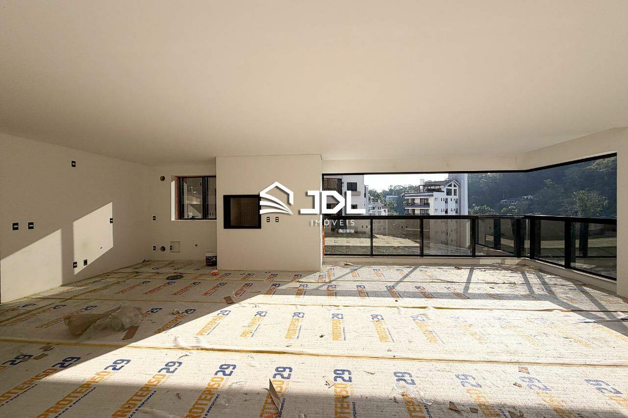 Apartamento à venda no bairro Ponta Aguda: 