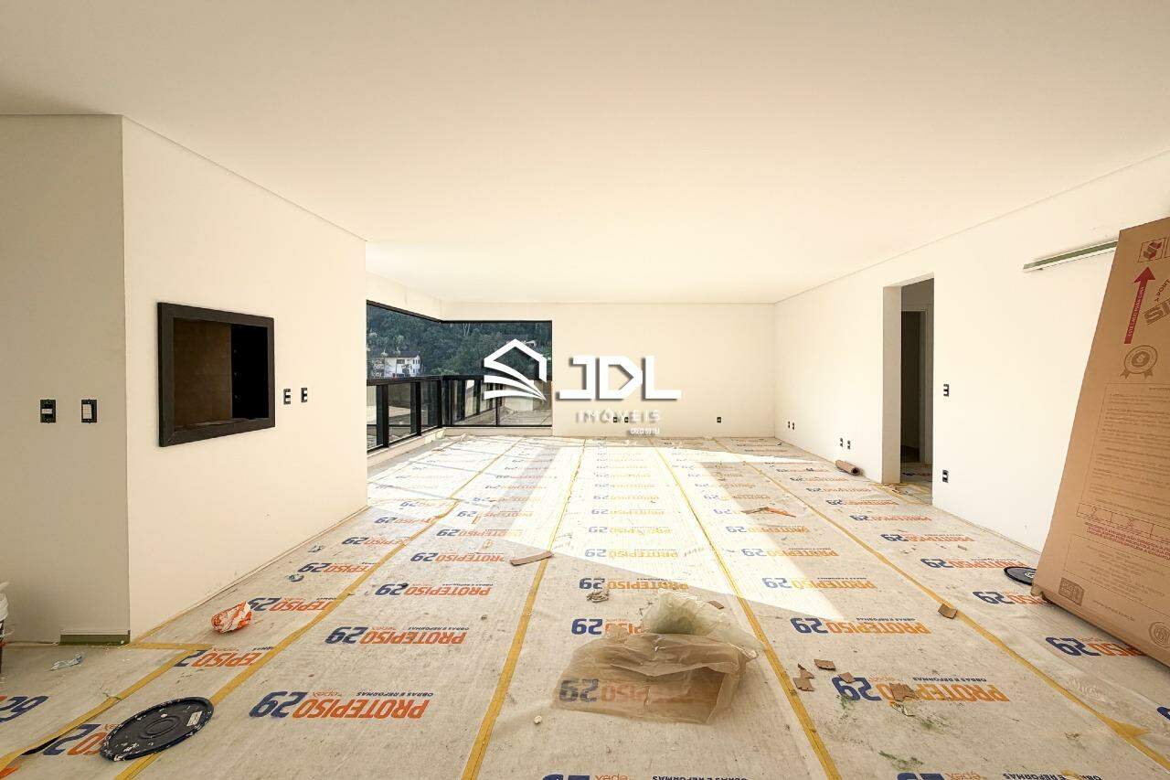 Apartamento à venda no bairro Ponta Aguda: 