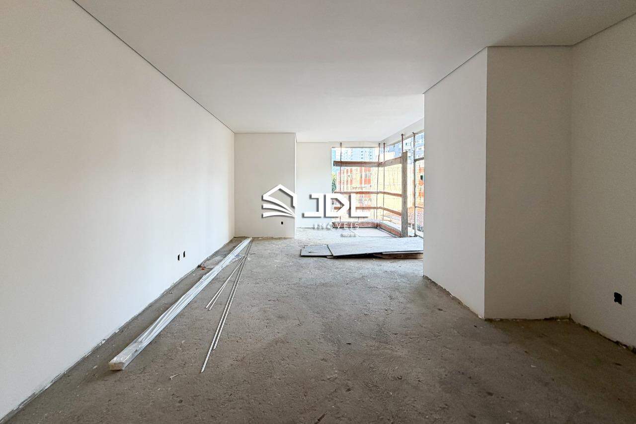 Apartamento à venda no bairro Ponta Aguda: 