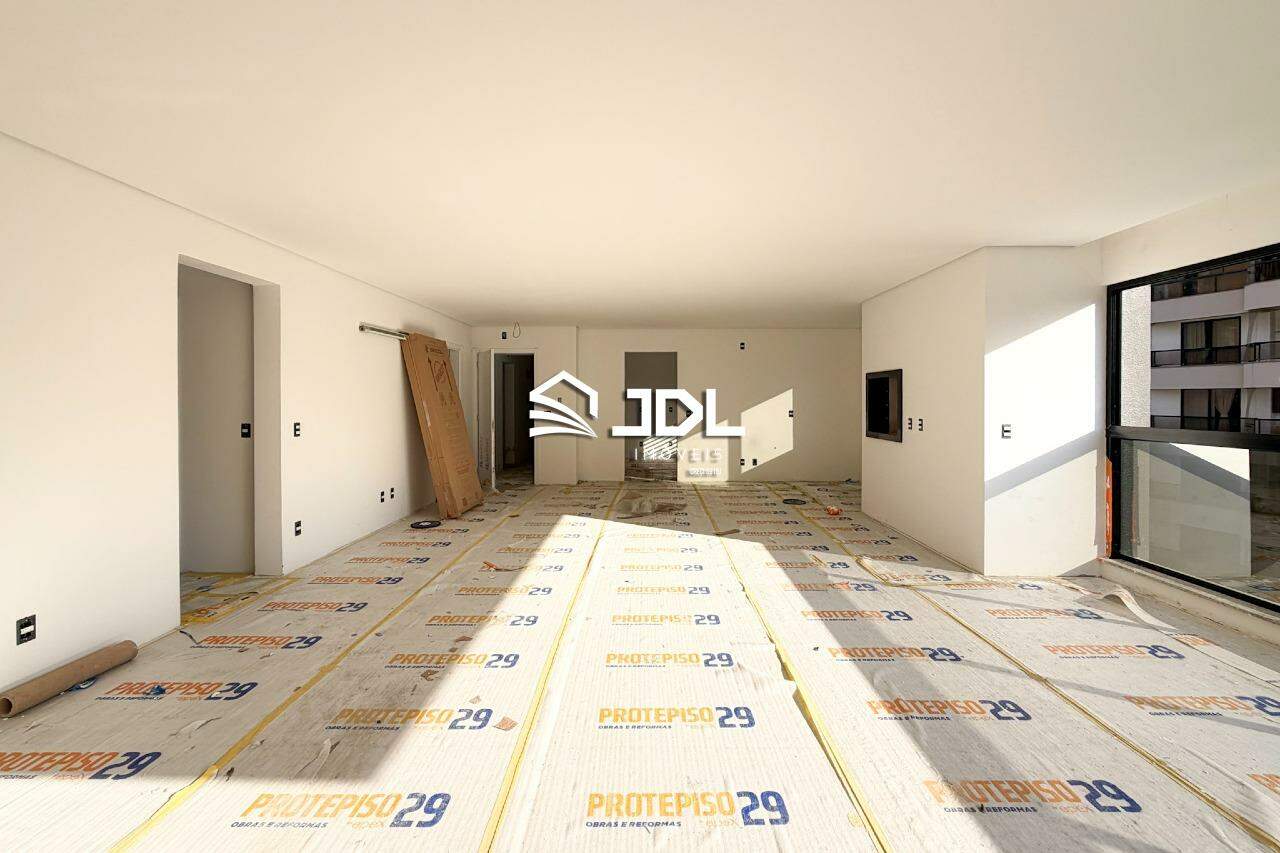 Apartamento à venda no bairro Ponta Aguda: 