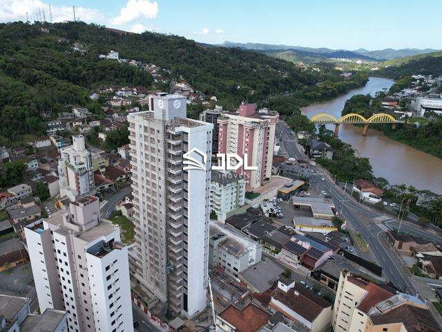 Apartamento à venda no bairro Ponta Aguda: 