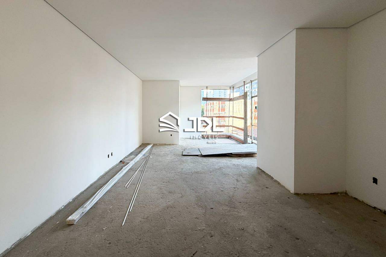 Apartamento à venda no bairro Ponta Aguda: 