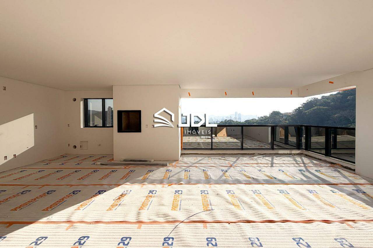 Apartamento à venda no bairro Ponta Aguda: 