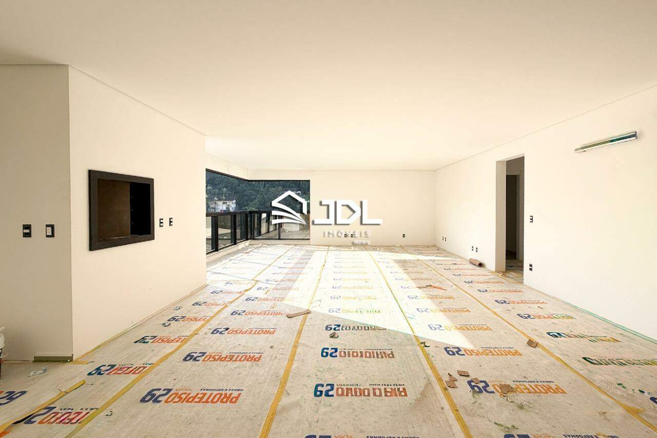 Apartamento à venda no bairro Ponta Aguda: 