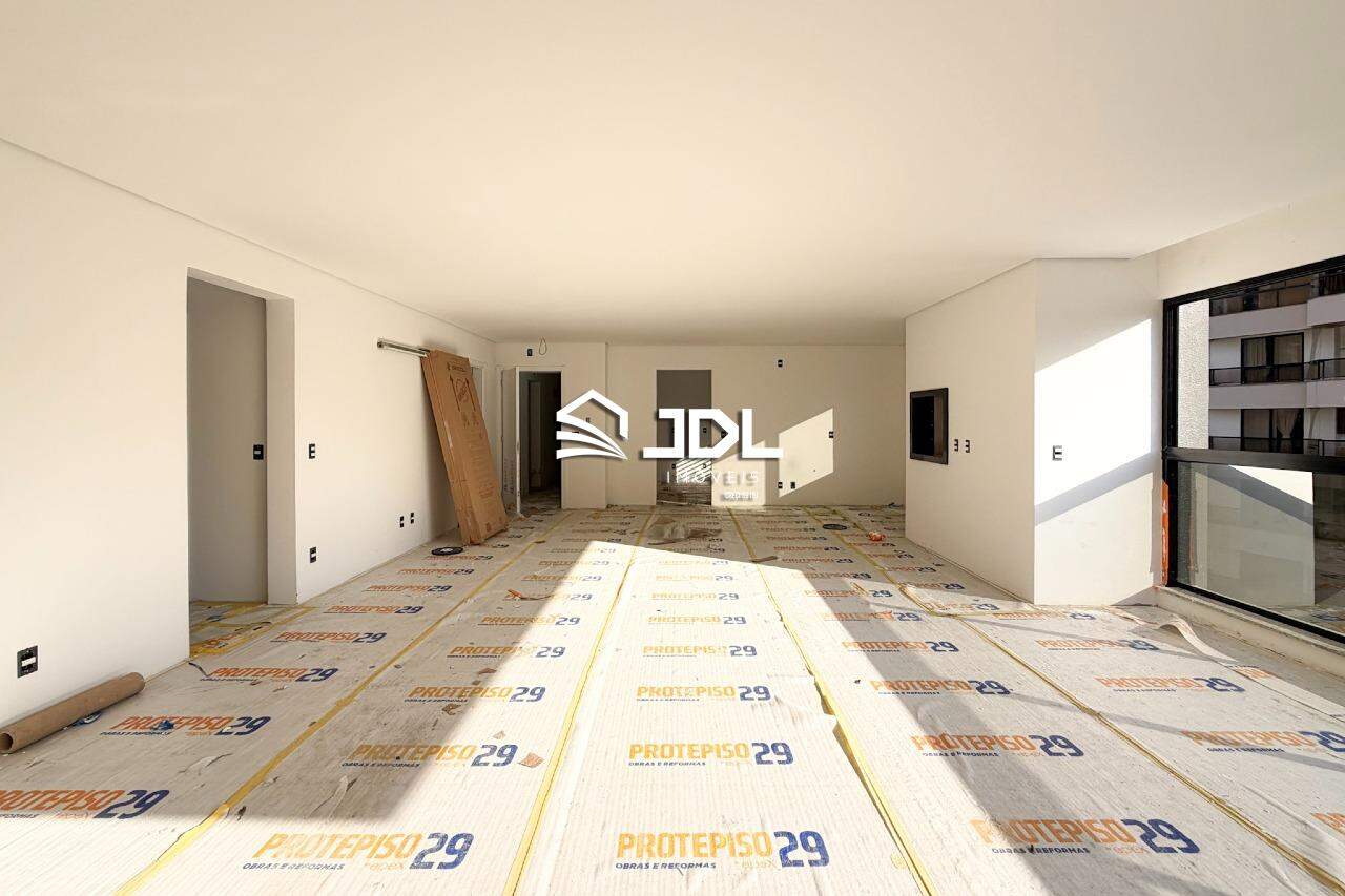 Apartamento à venda no bairro Ponta Aguda: 