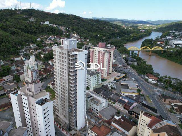 Apartamento à venda no bairro Ponta Aguda: 