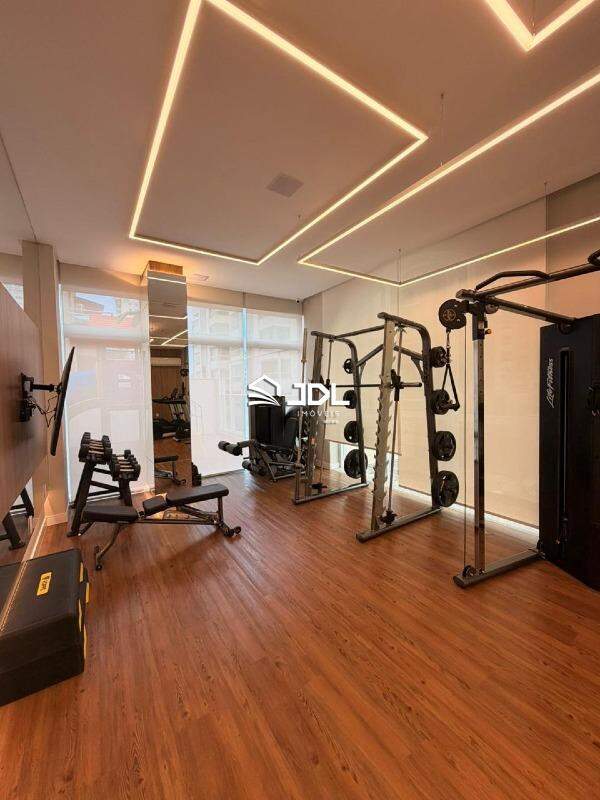 Apartamento à venda no bairro Meia Praia: 