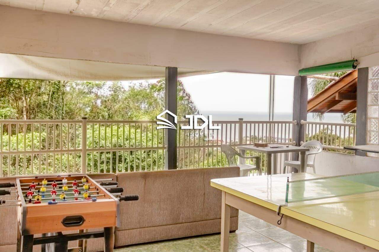 Casa à venda no bairro Armação: 