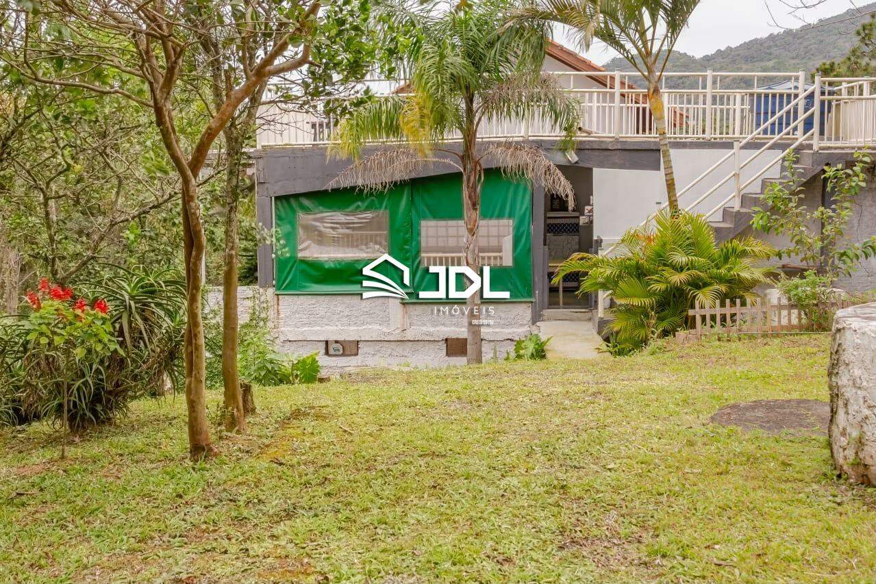 Casa à venda no bairro Armação: 