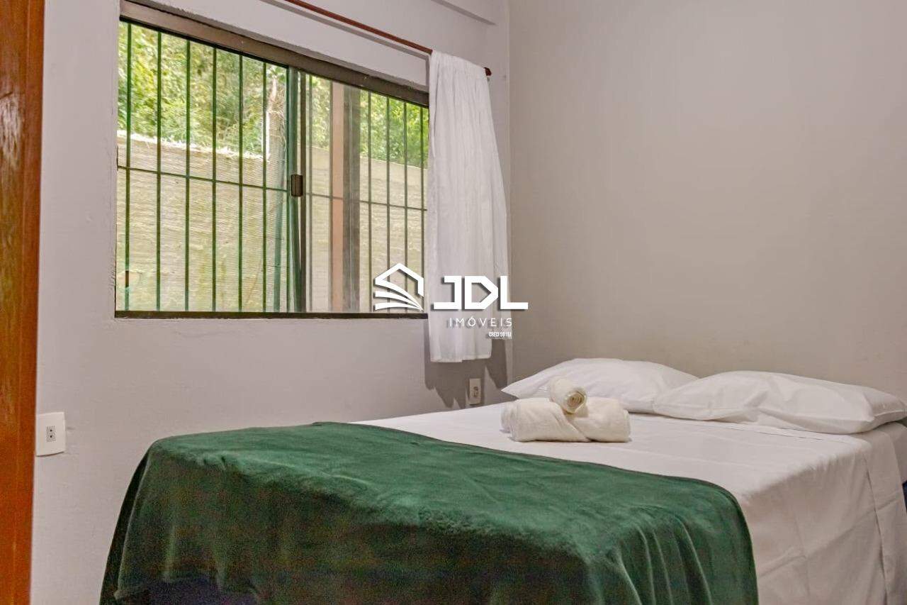 Casa à venda no bairro Armação: 