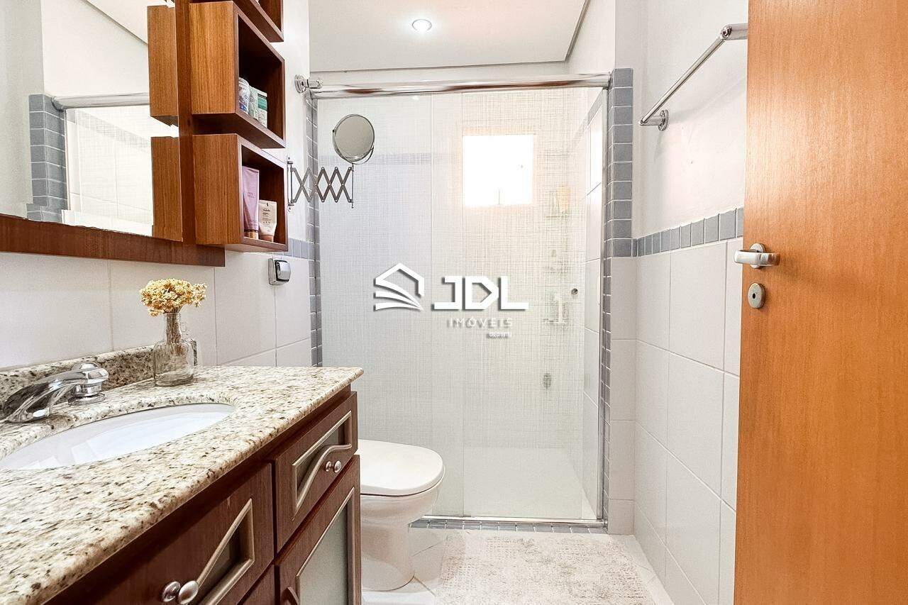 Apartamento à venda no bairro Ponta Aguda: 