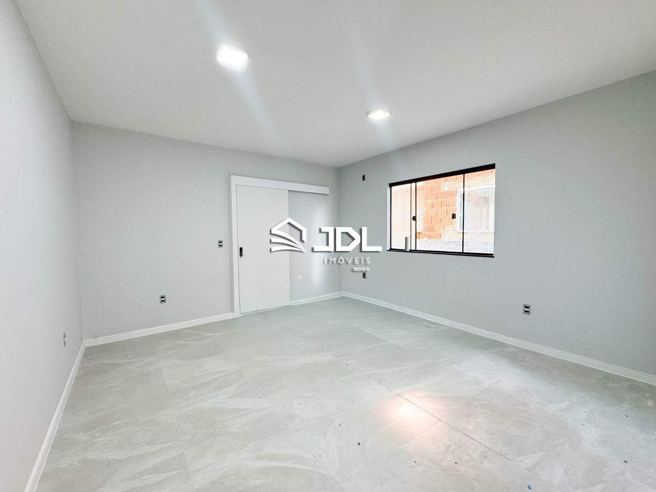 Casa à venda no bairro João Paulo II: 