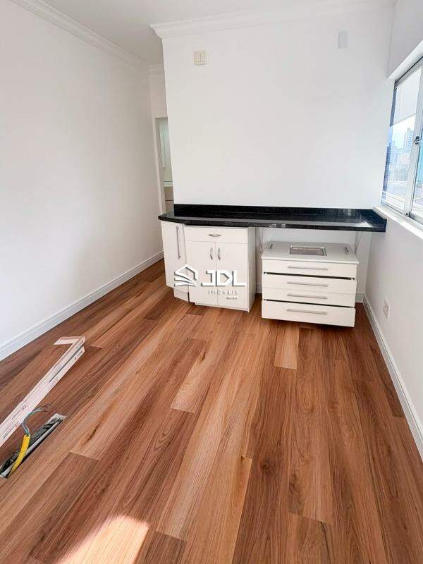 Sala à venda no bairro Garcia: 