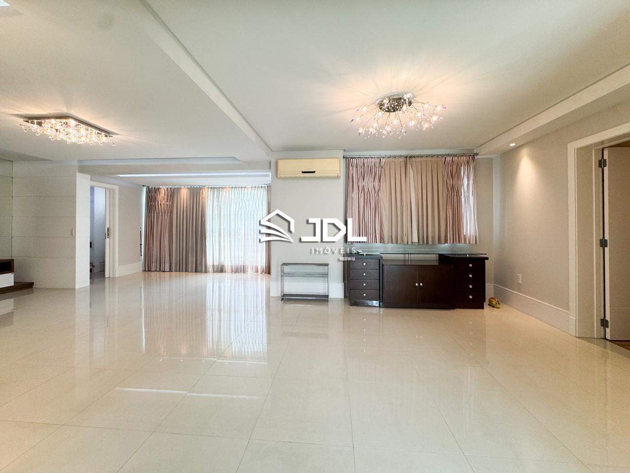 Apartamento à venda no bairro Victor Konder: