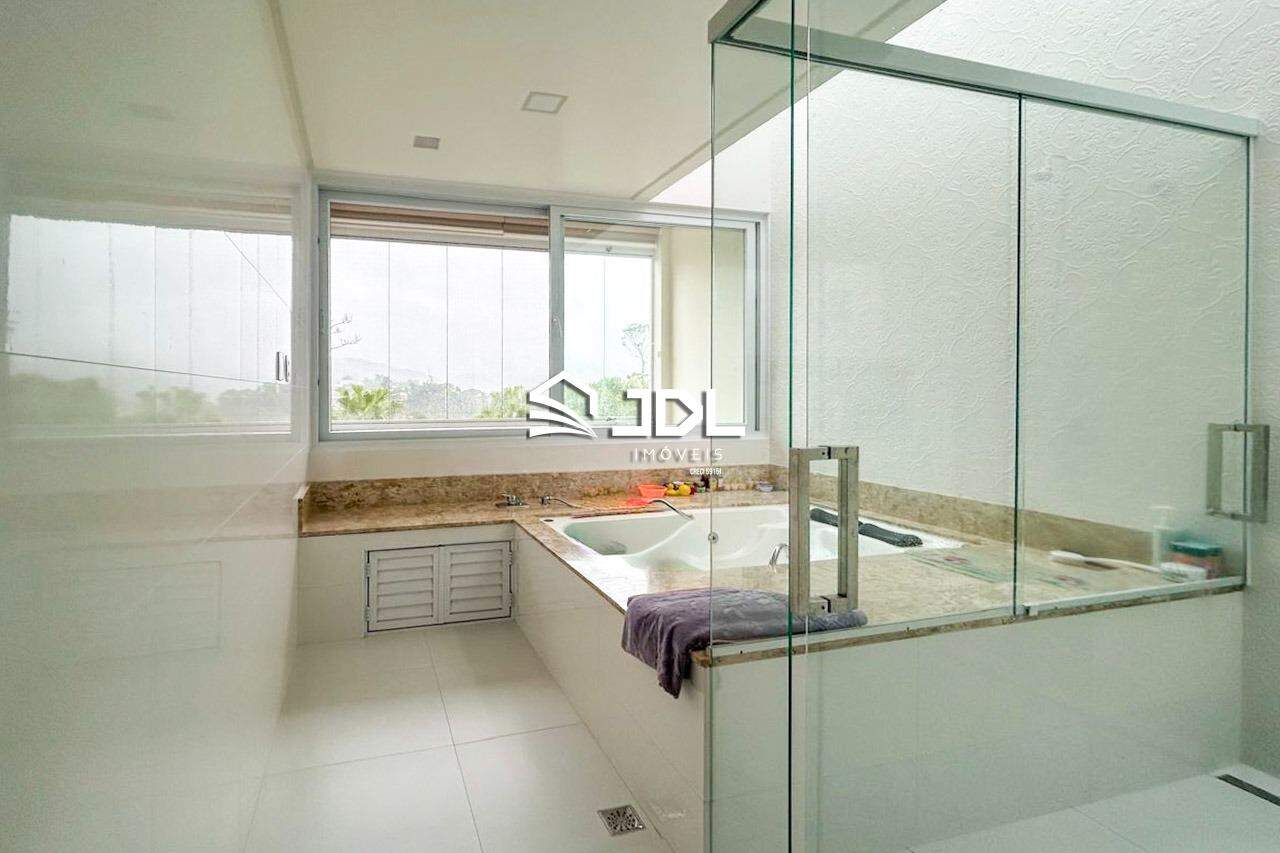 Casa à venda no bairro Ponta Aguda: