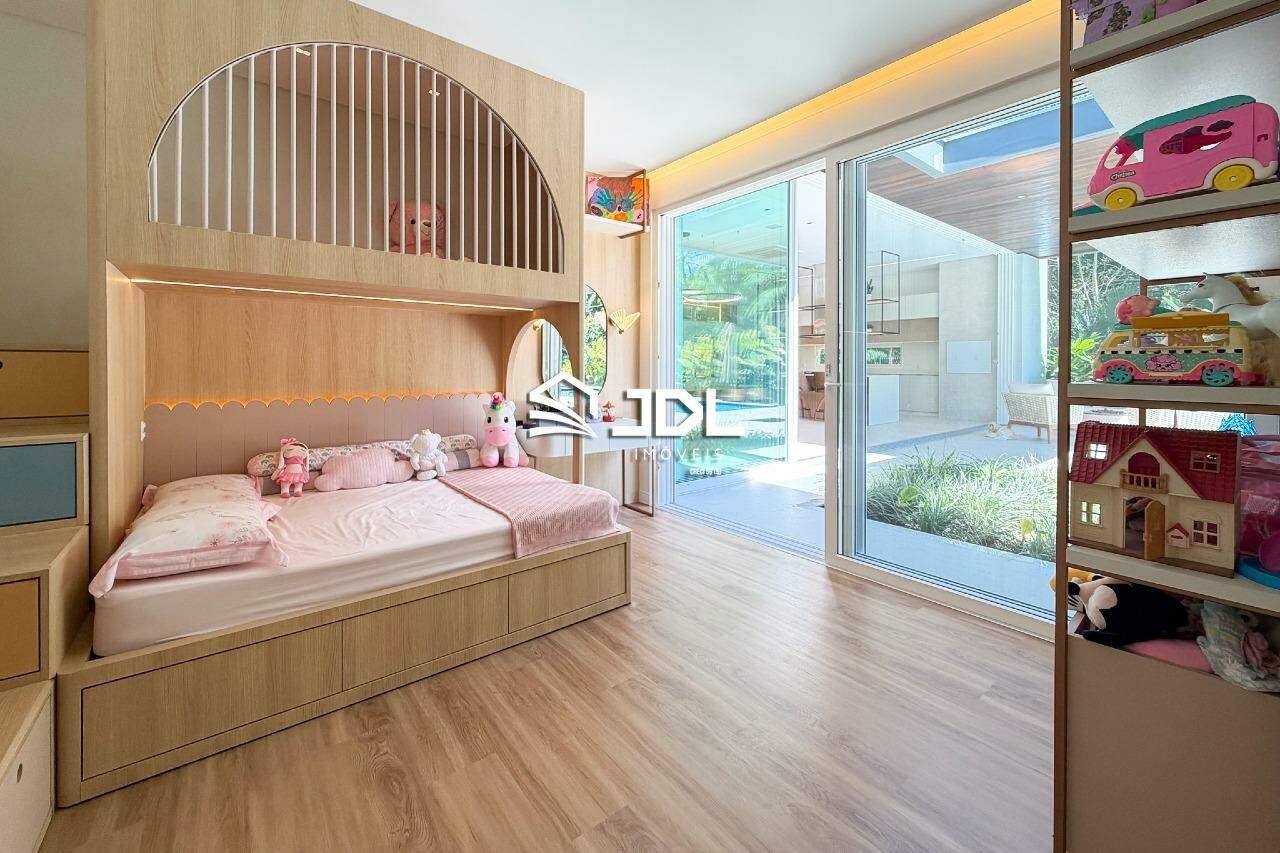 Casa à venda no bairro Centro: 