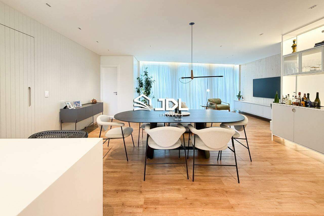 Apartamento à venda no bairro Vila Nova: 