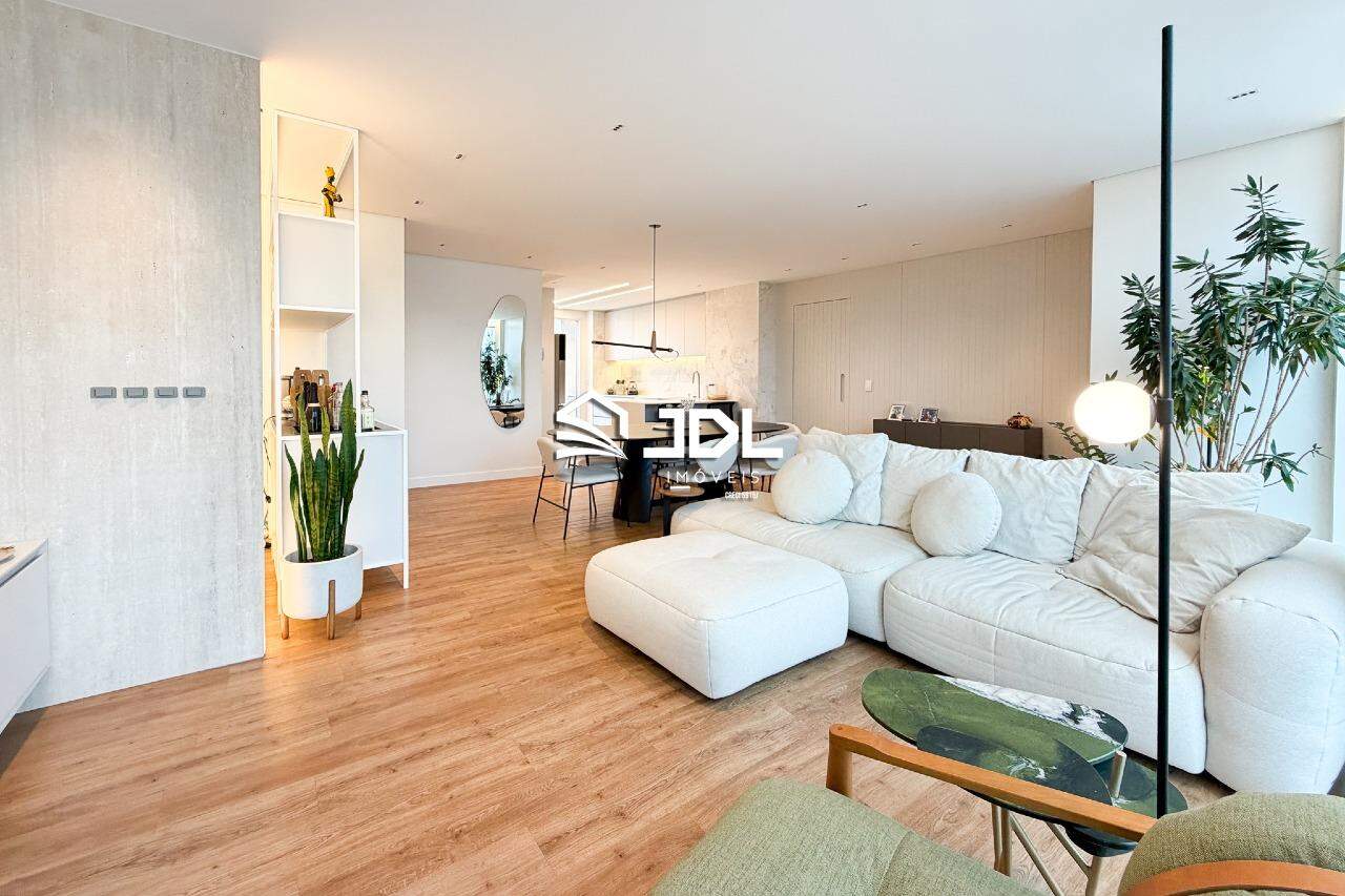 Apartamento à venda no bairro Vila Nova: