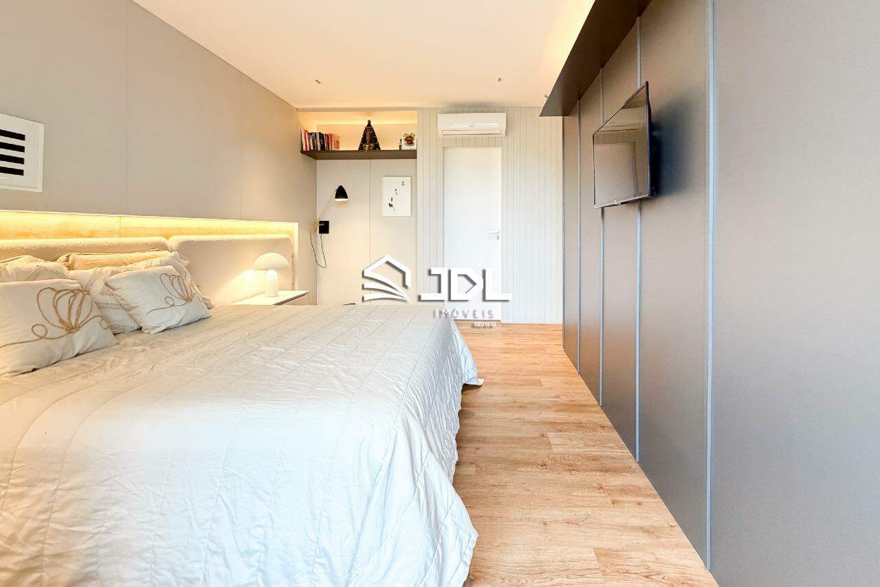 Apartamento à venda no bairro Vila Nova: