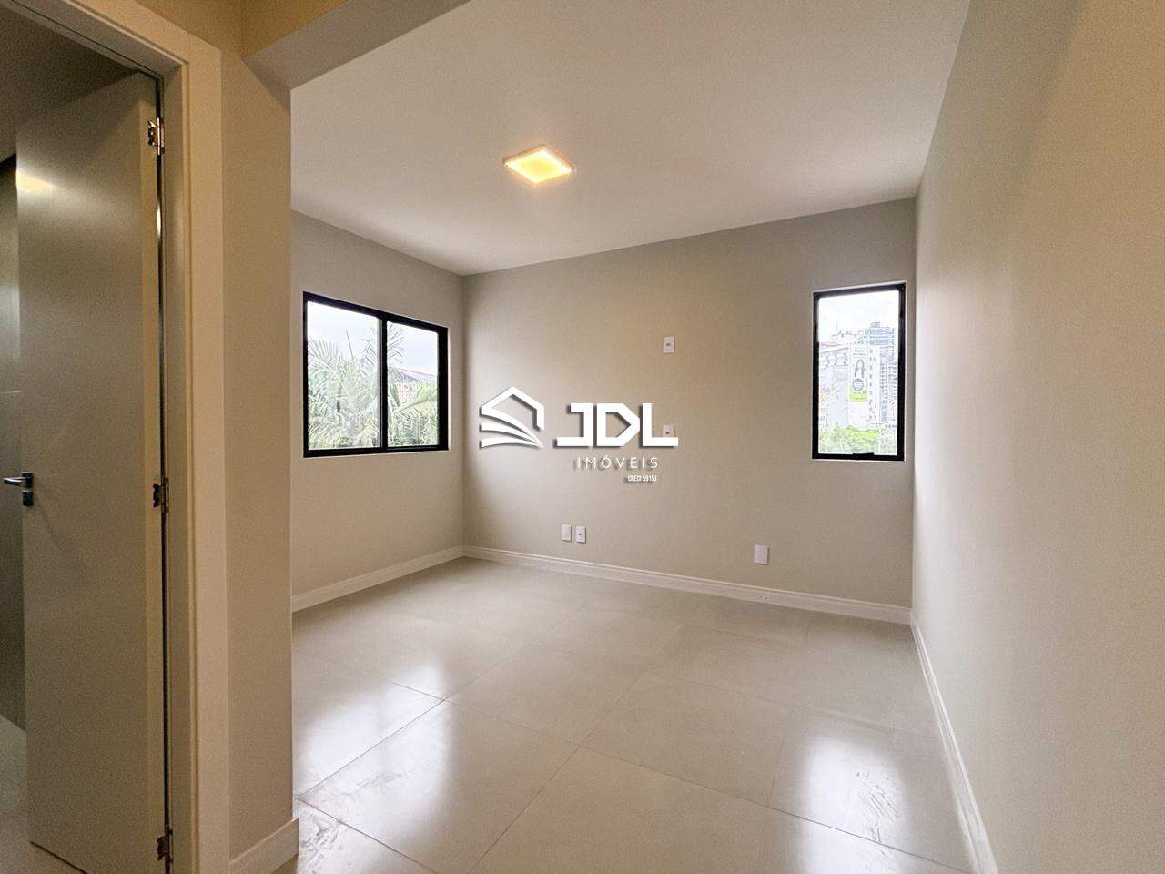 Apartamento à venda no bairro Victor Konder: