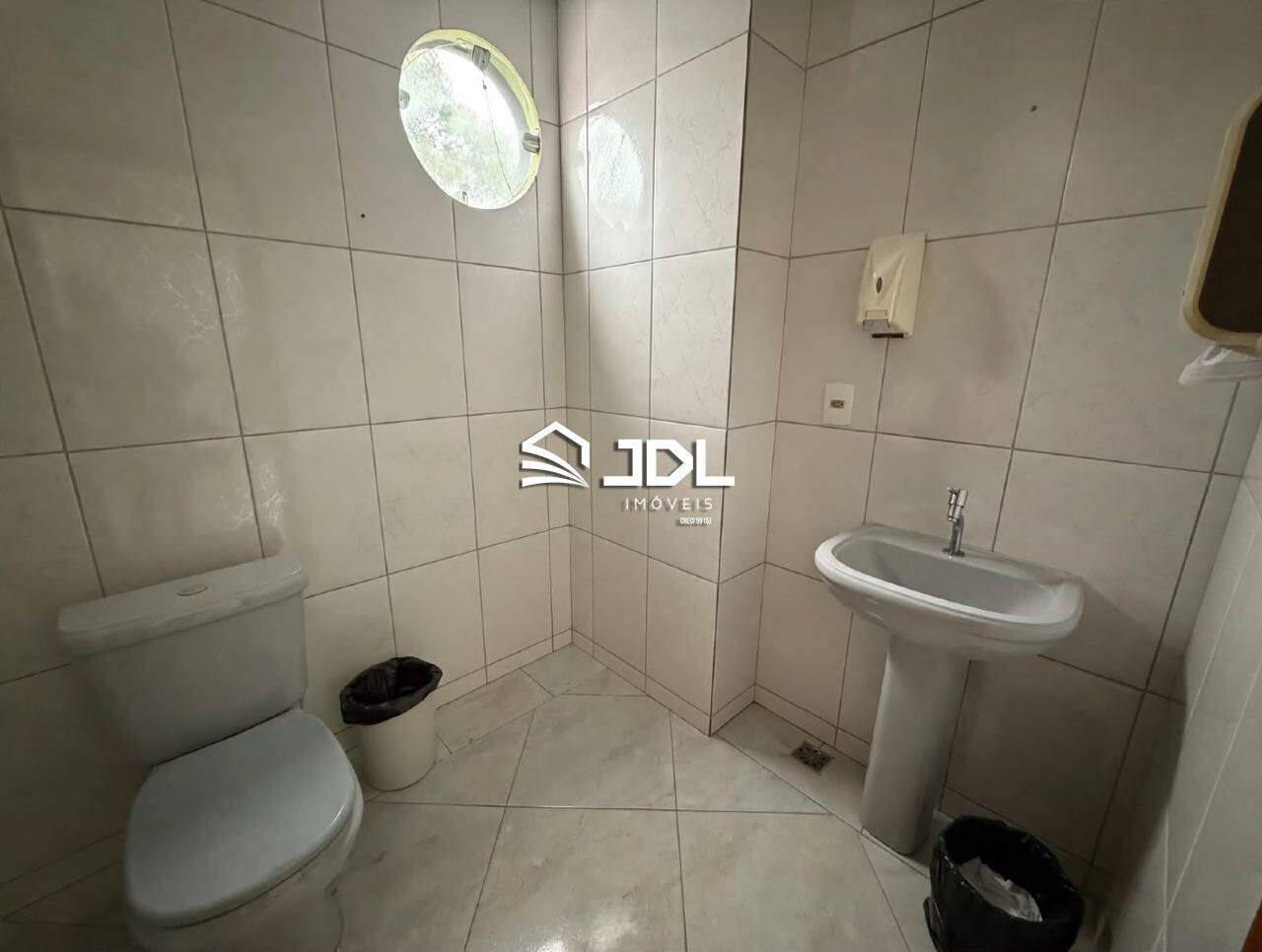 Prédio à venda no bairro Ponta Aguda: 