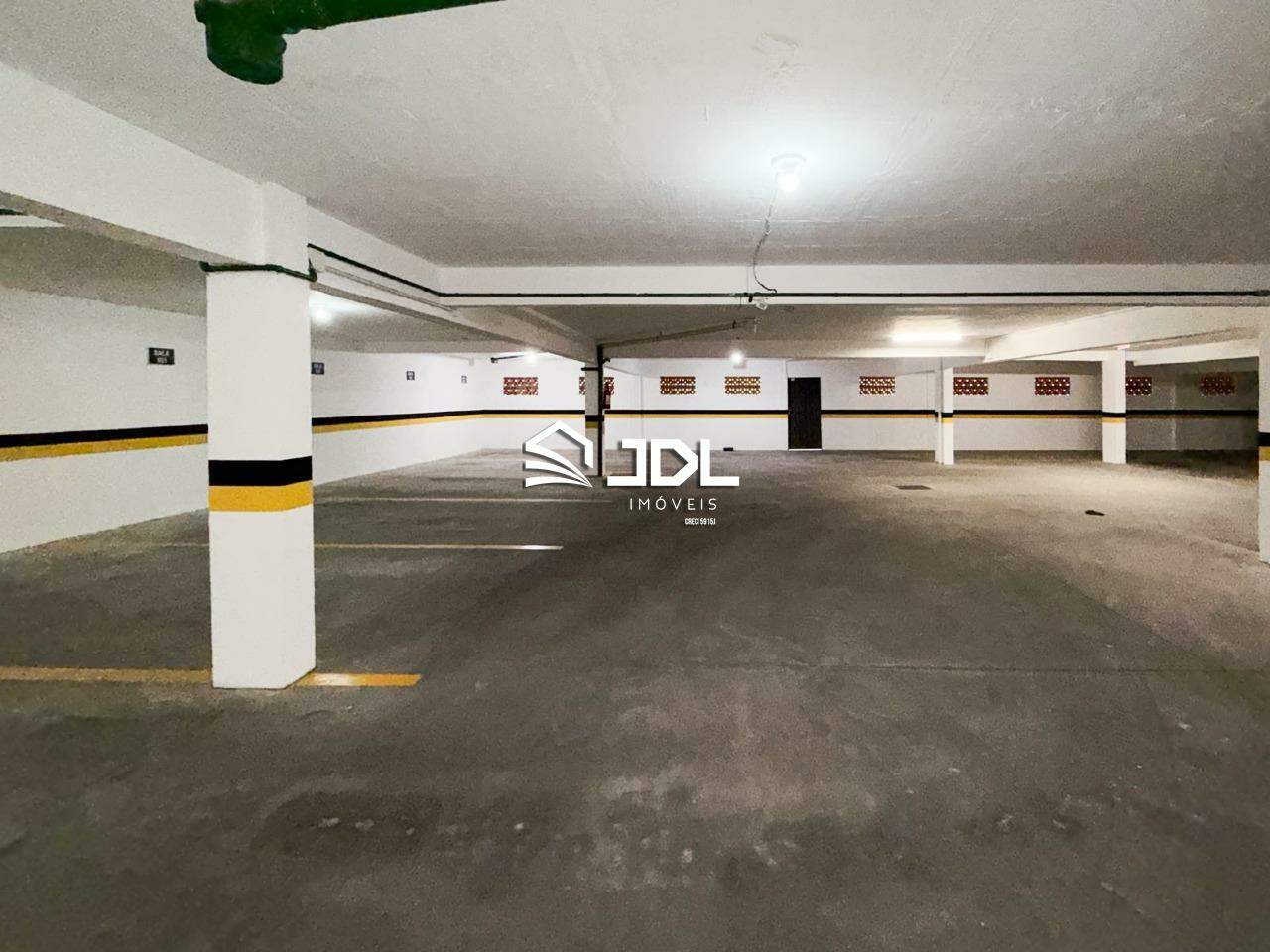 Prédio à venda no bairro Ponta Aguda: 