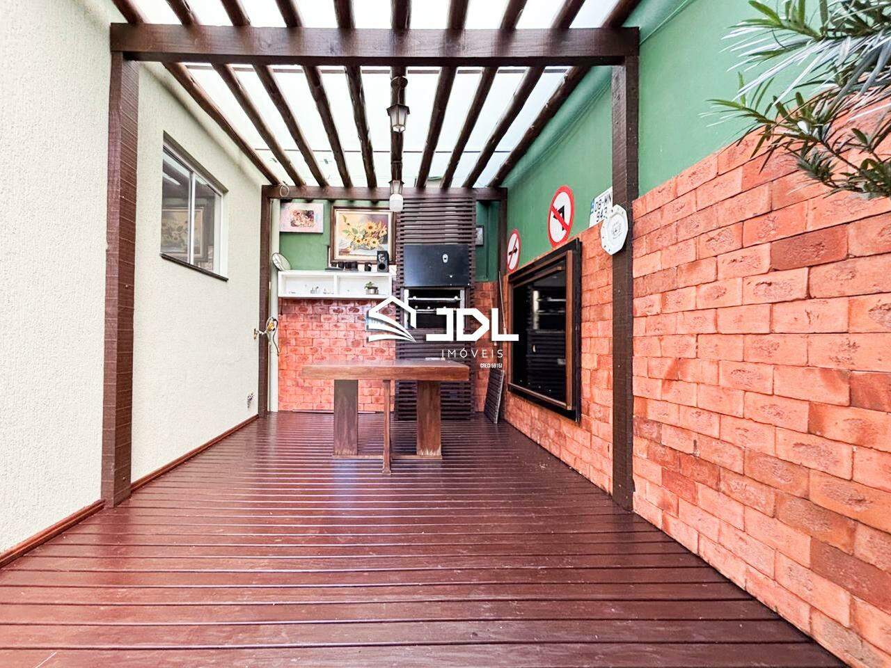 Casa à venda no bairro Ponta Aguda: 