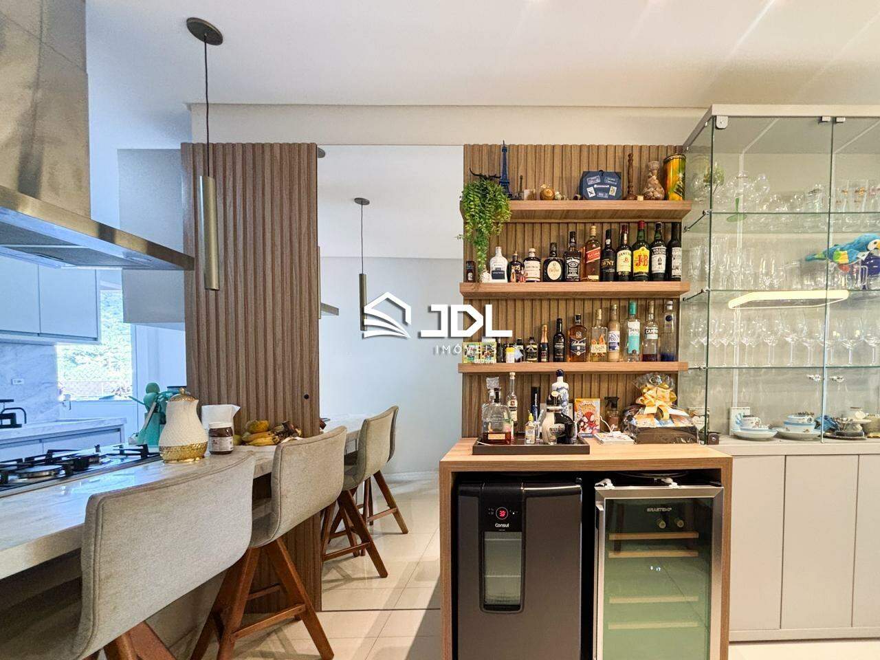 Apartamento à venda no bairro Velha: 