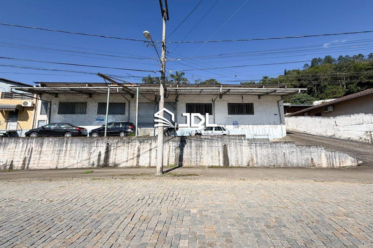 Galpão à venda no bairro Velha Central: