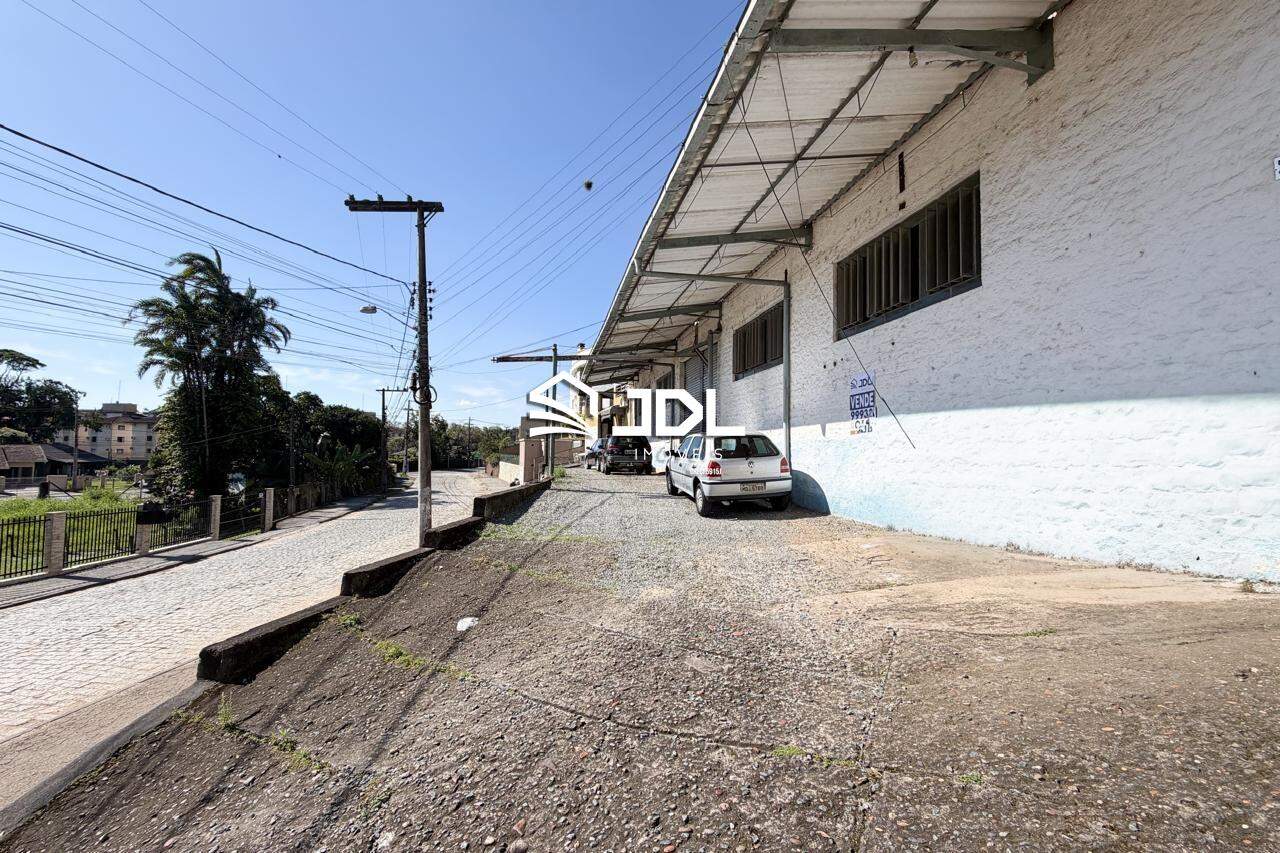 Galpão à venda no bairro Velha Central: 
