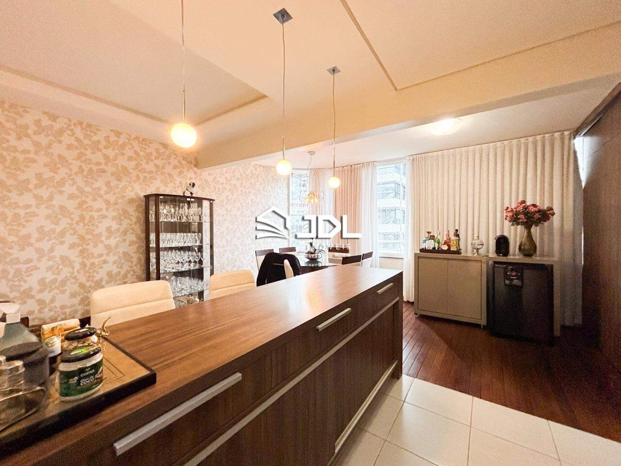 Apartamento à venda no bairro Vila Nova: 
