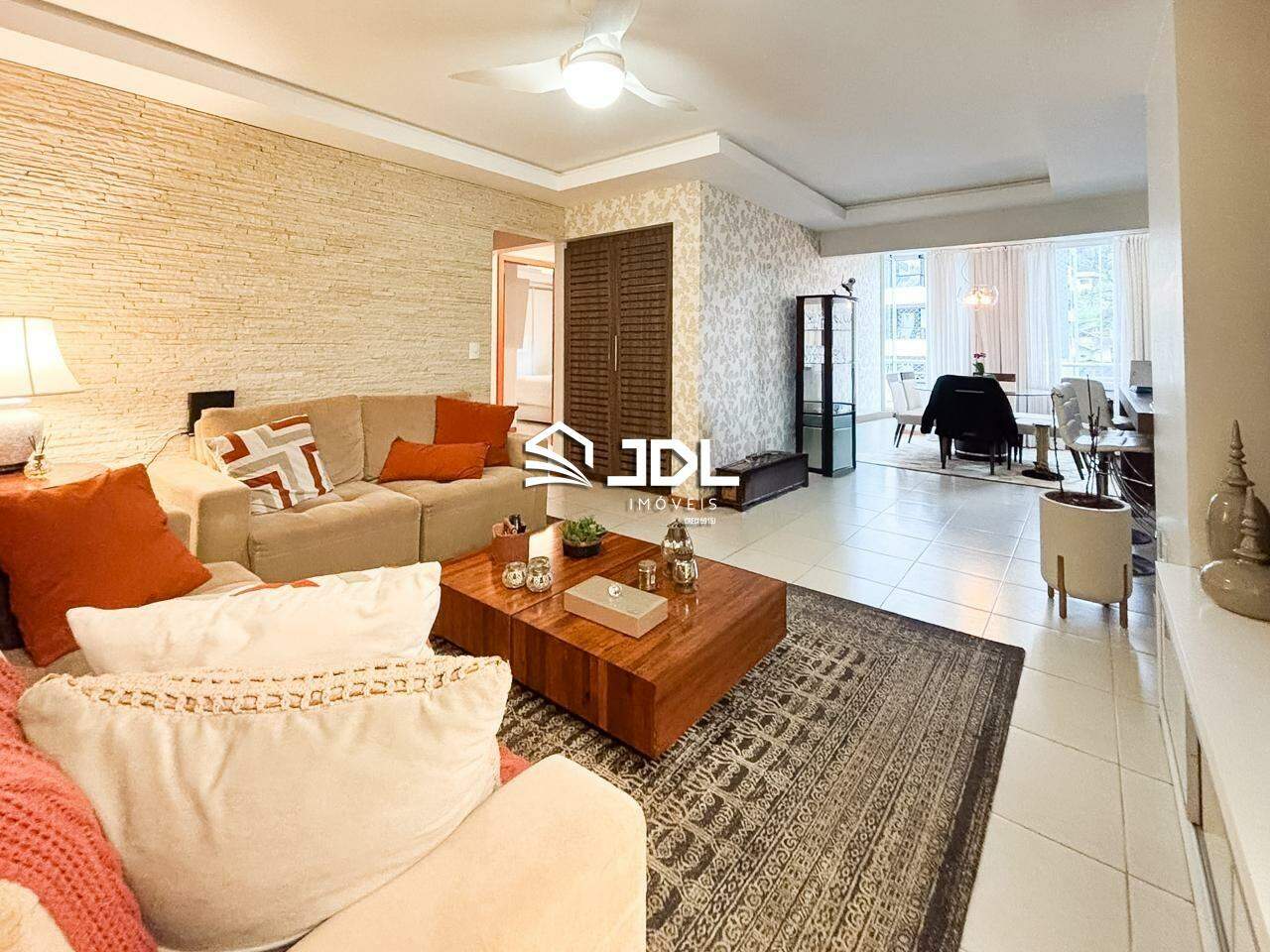 Apartamento à venda no bairro Vila Nova: 