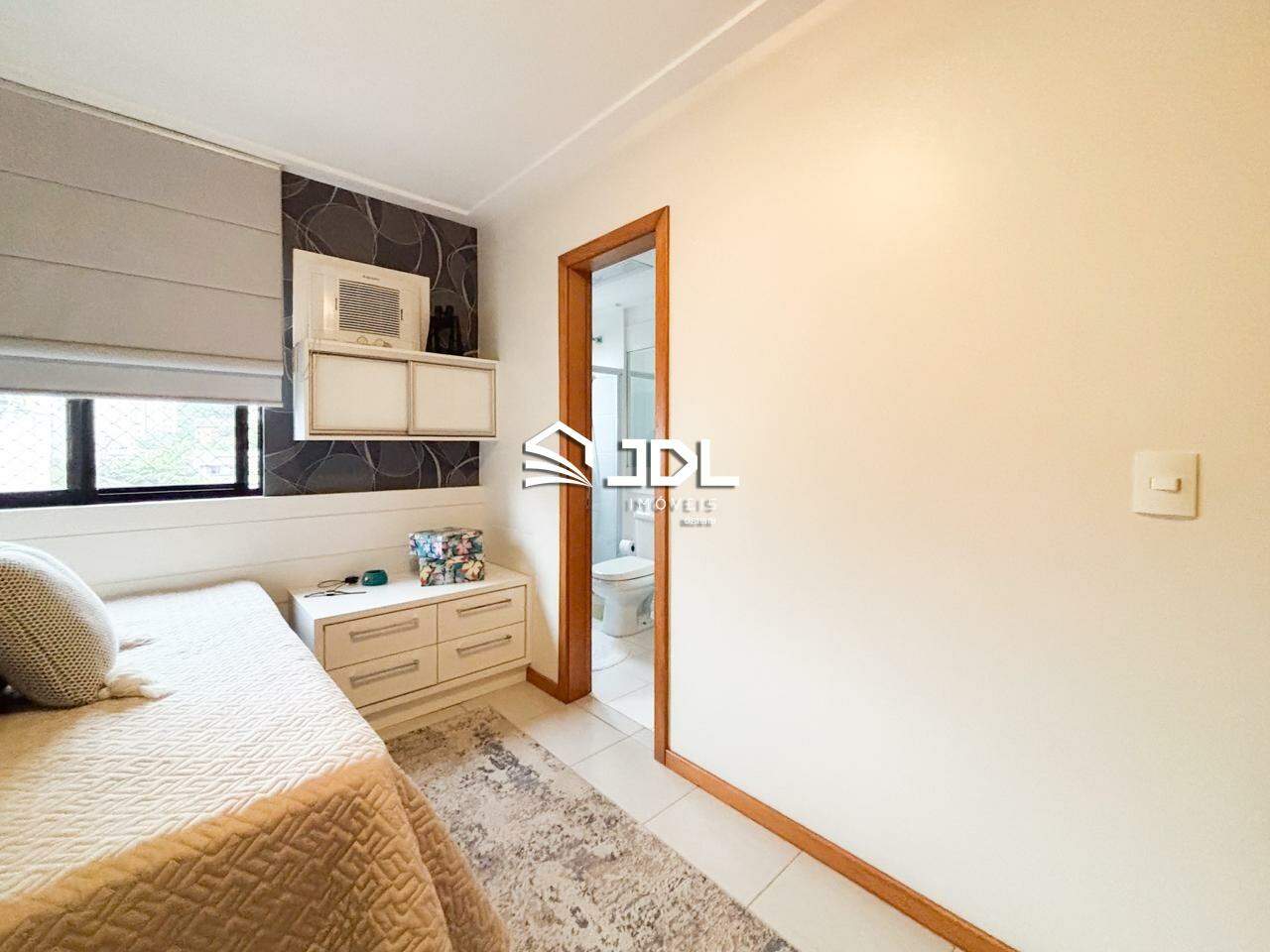 Apartamento à venda no bairro Vila Nova: 