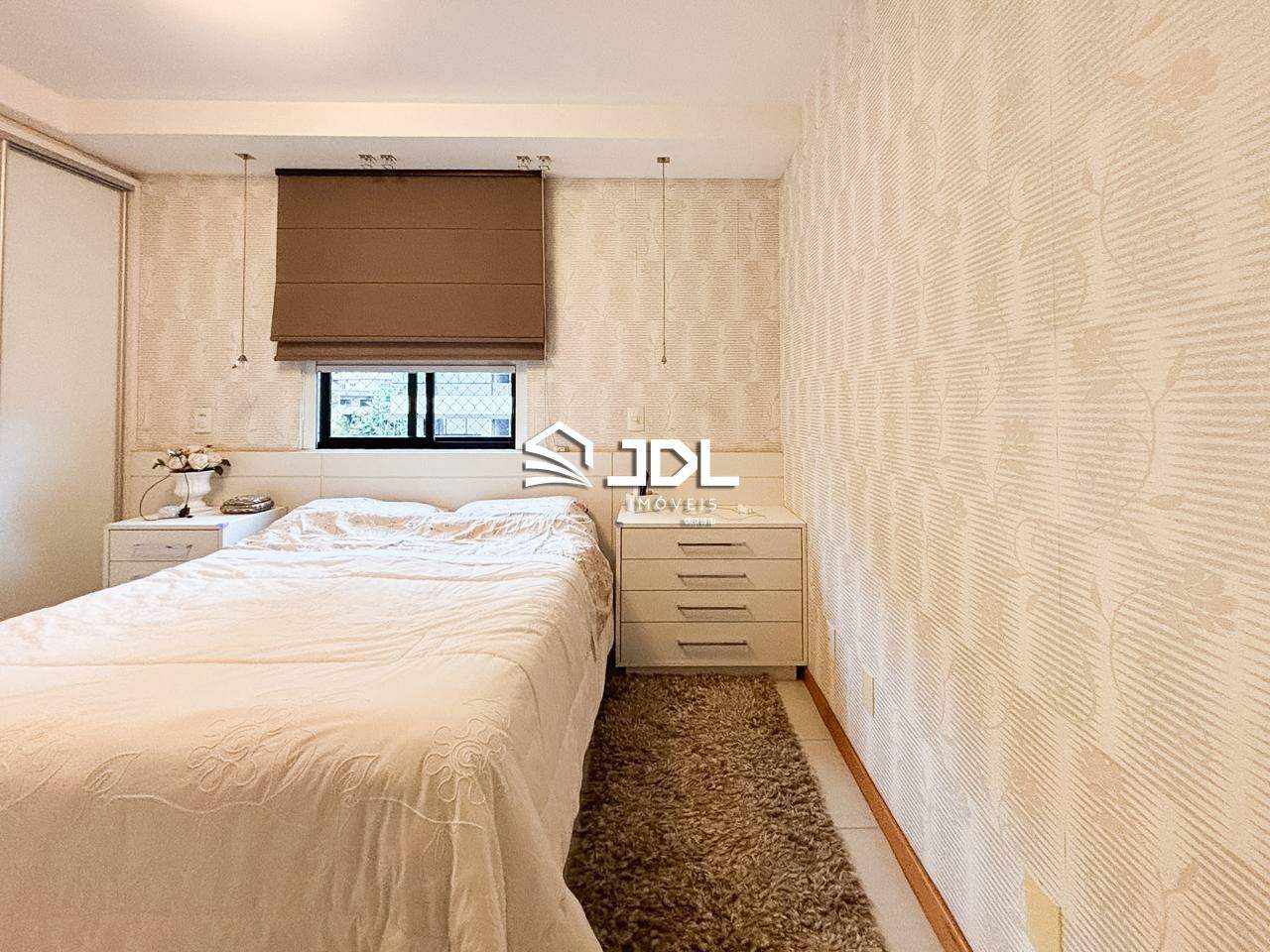Apartamento à venda no bairro Vila Nova: 