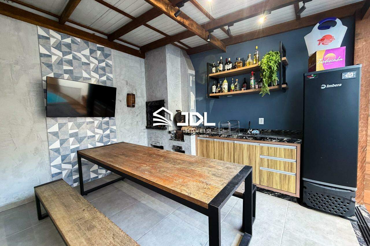 Casa à venda no bairro Ponta Aguda: