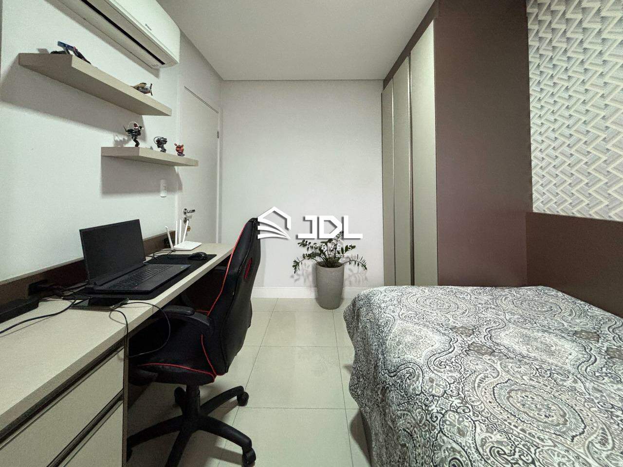 Apartamento à venda no bairro Água Verde: 
