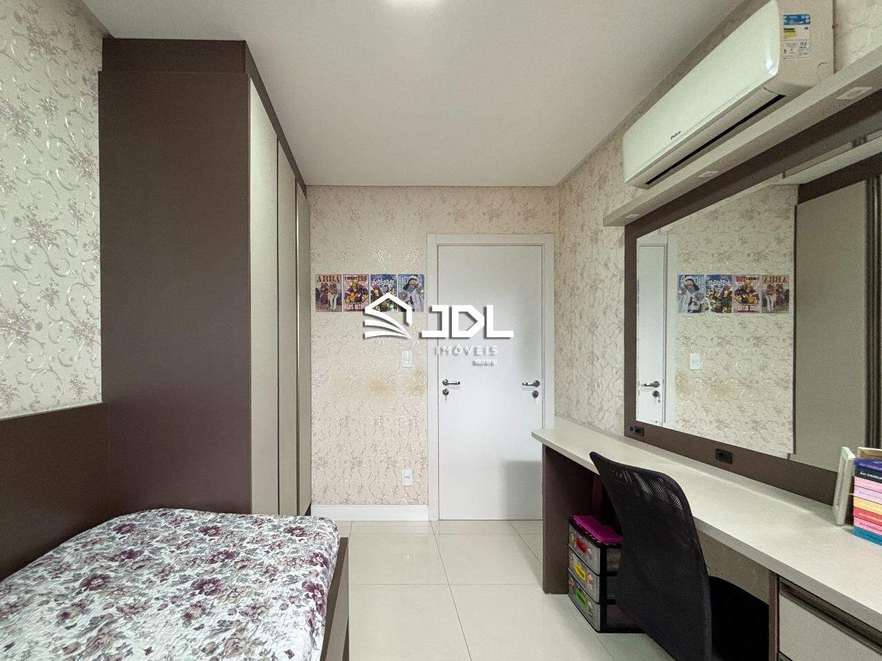 Apartamento à venda no bairro Água Verde: 