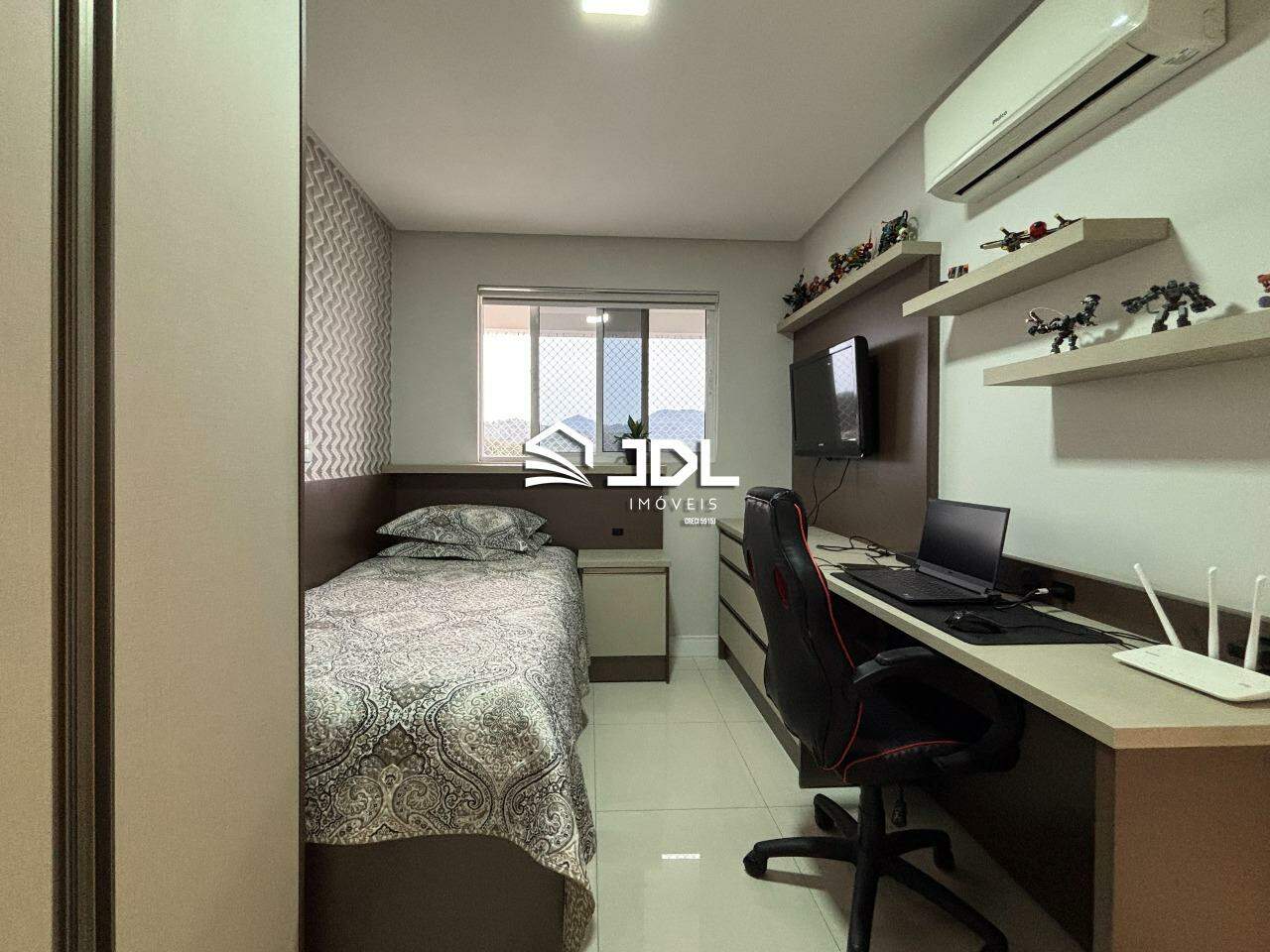 Apartamento à venda no bairro Água Verde: 