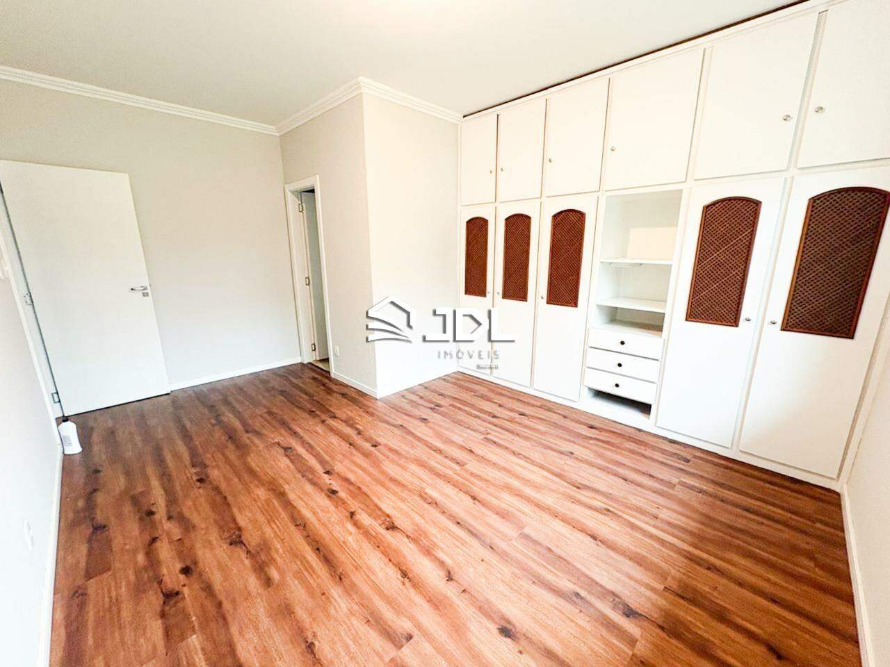 Casa à venda no bairro Escola Agrícola: 